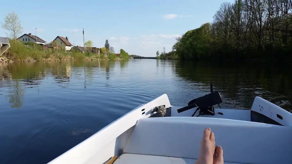 Geraumiger Wohnwagen Unter Baumen Neben Mur-Stausee Feldkirchen bei Graz 외부 사진